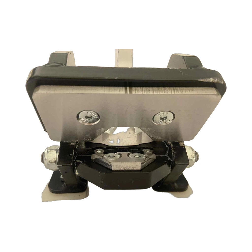Close up of the blade head on the EERA Ag Panel notcher