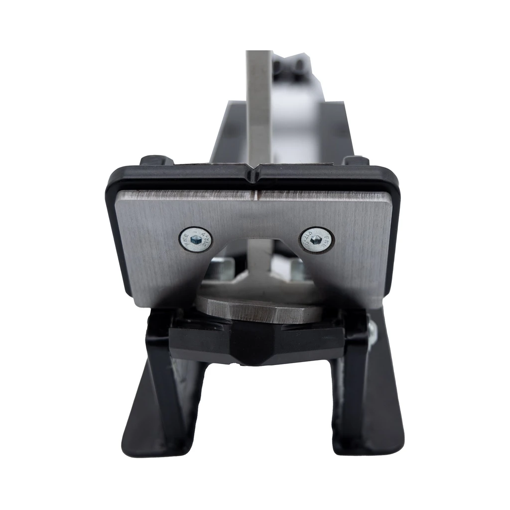 Front view of the blade head on the EERA Klip-Lok flashing notcher